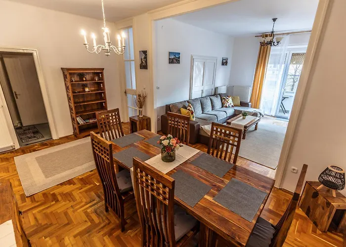 Bright & Spacious Riverside Apartment With Balcony