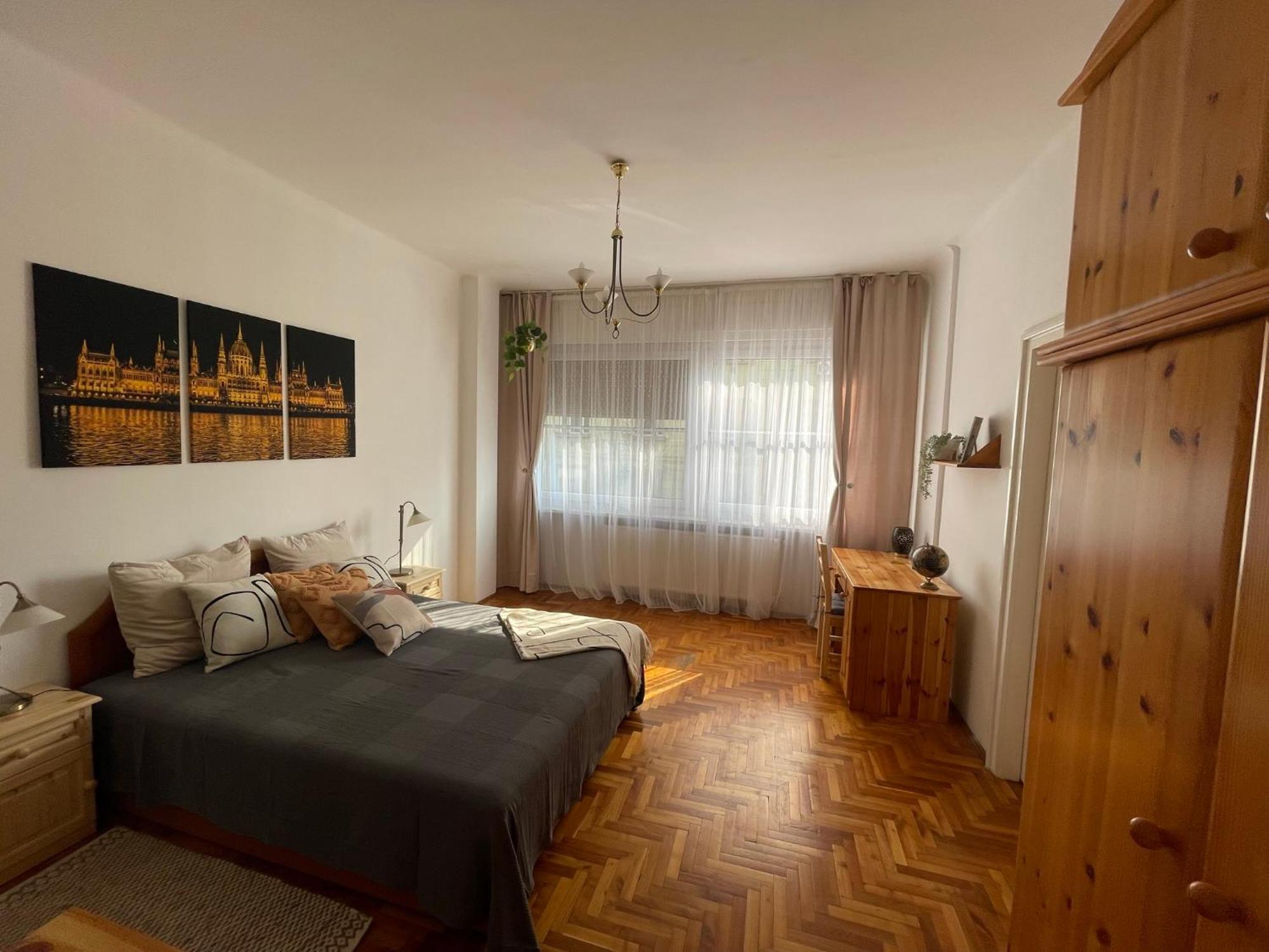 Bright & Spacious Riverside With Balcony Apartment