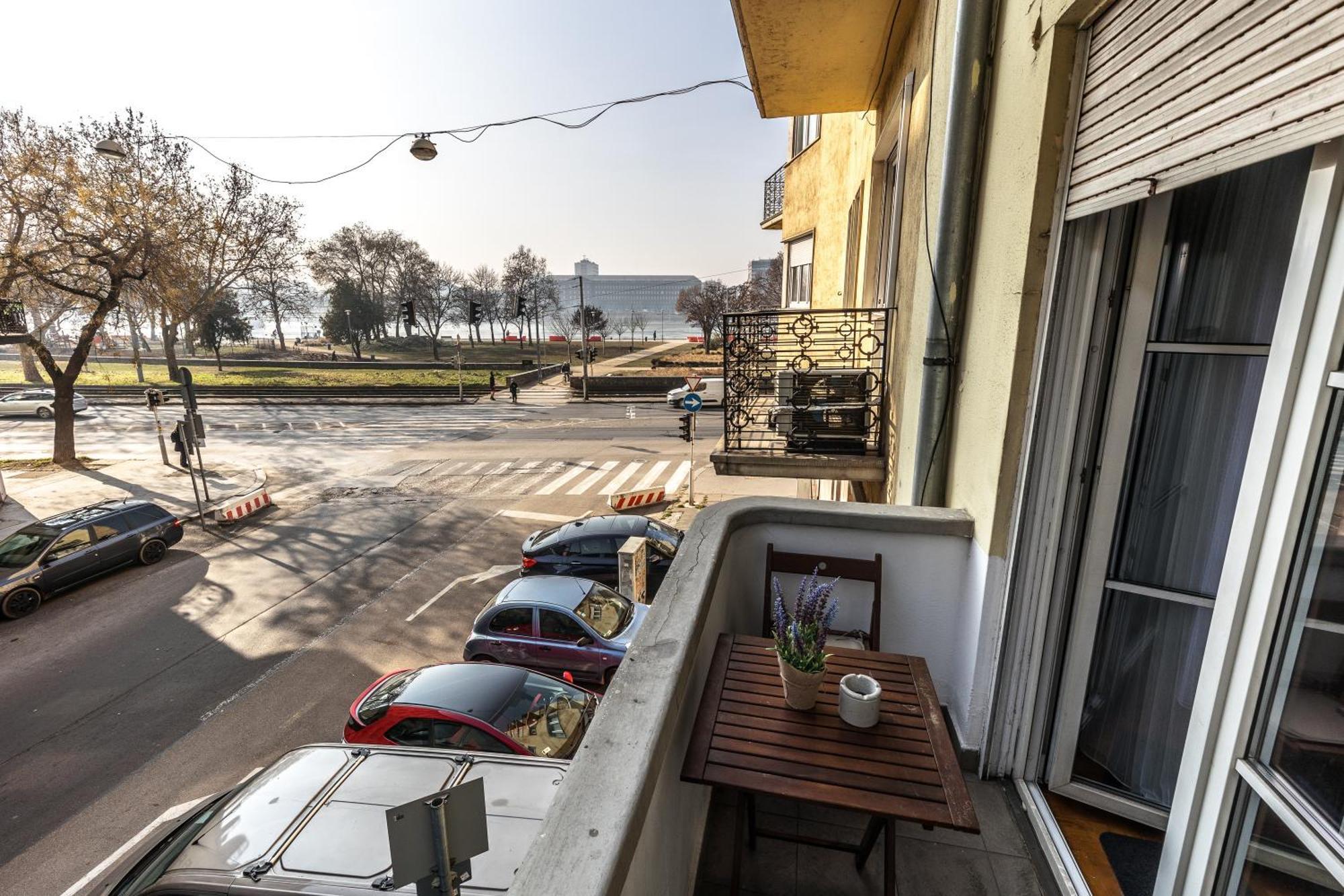 Apartment Bright & Spacious Riverside With Balcony Budapest
