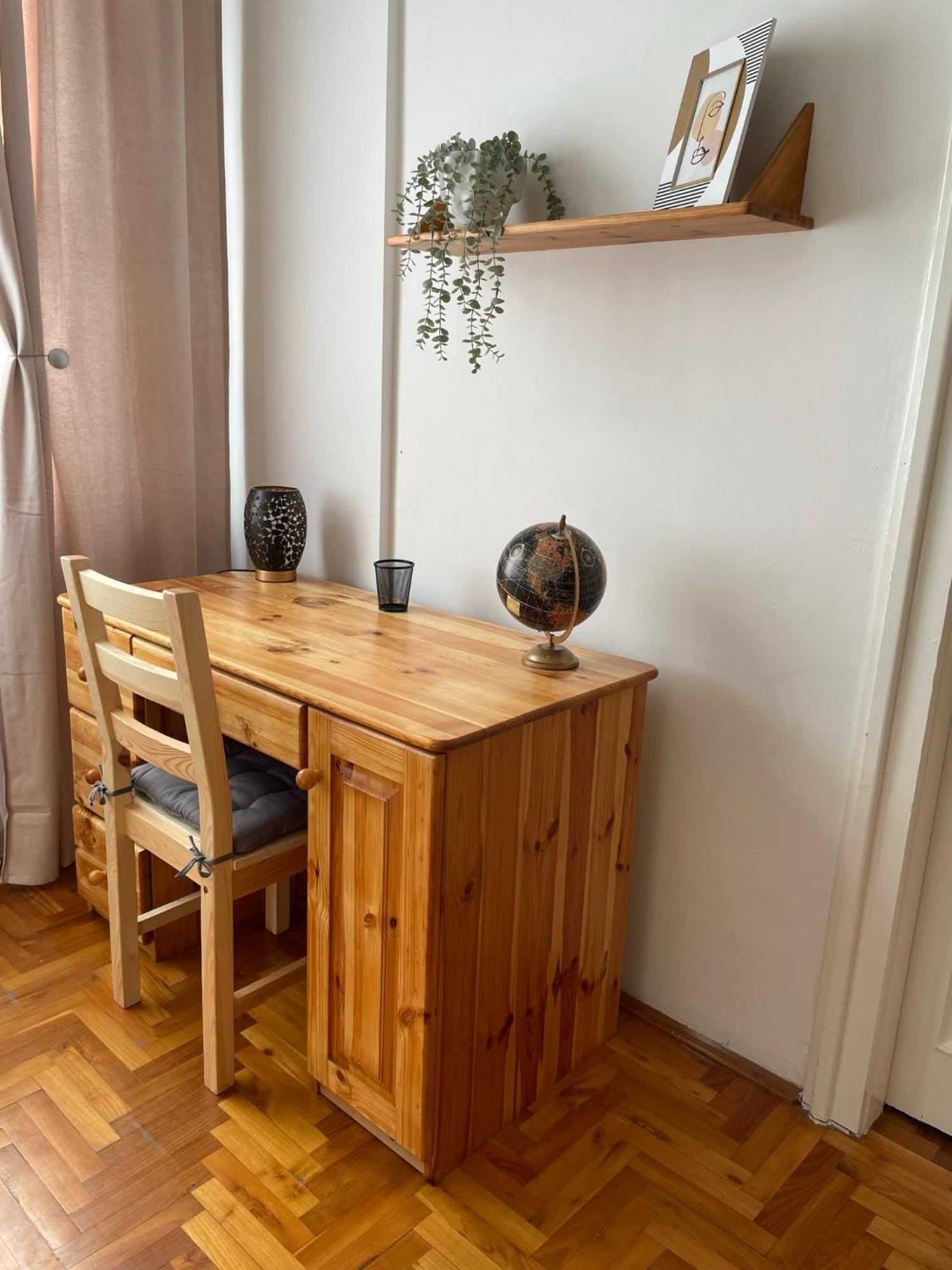 Bright & Spacious Riverside With Balcony Apartment *