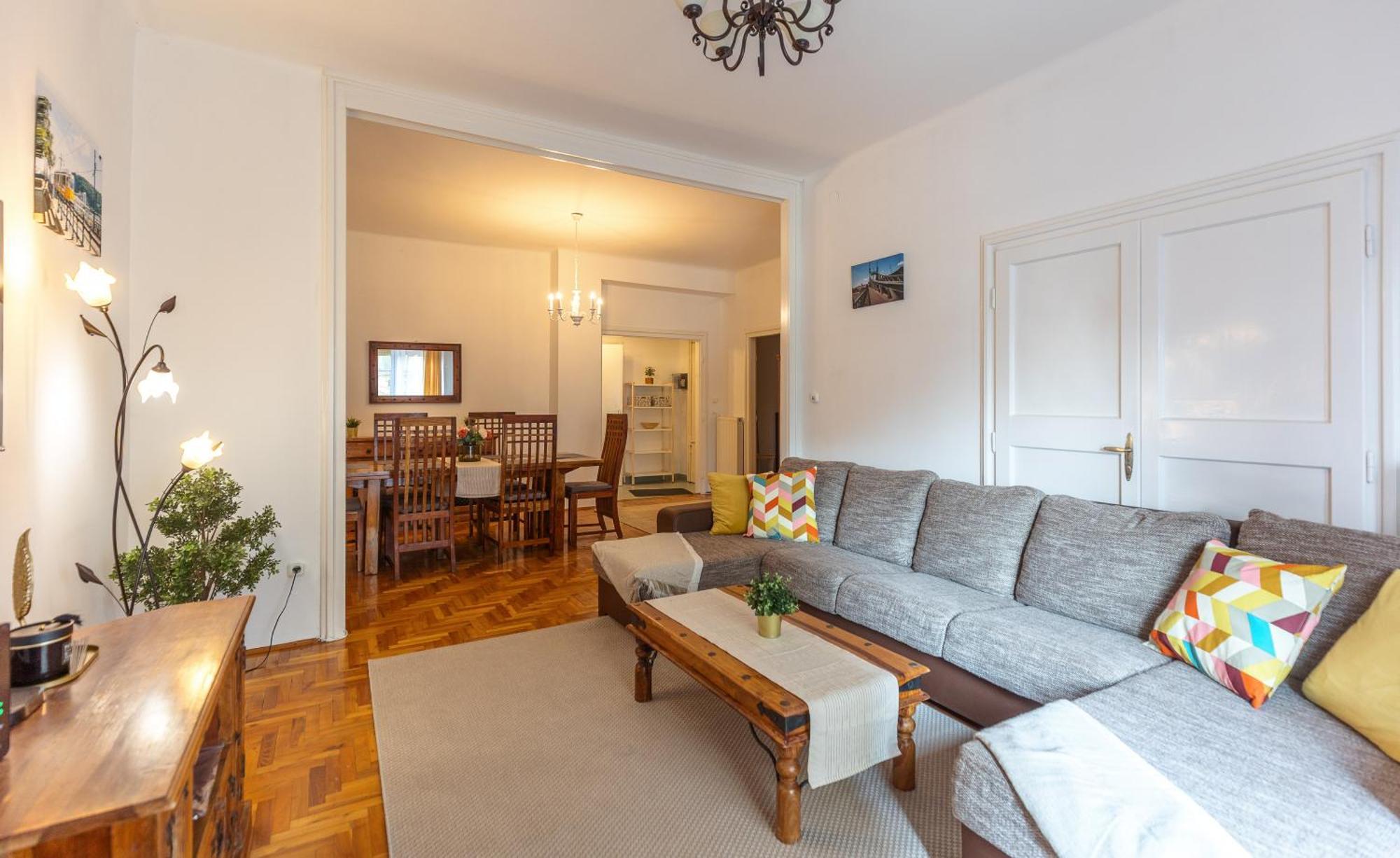 Apartment Bright & Spacious Riverside With Balcony Budapest