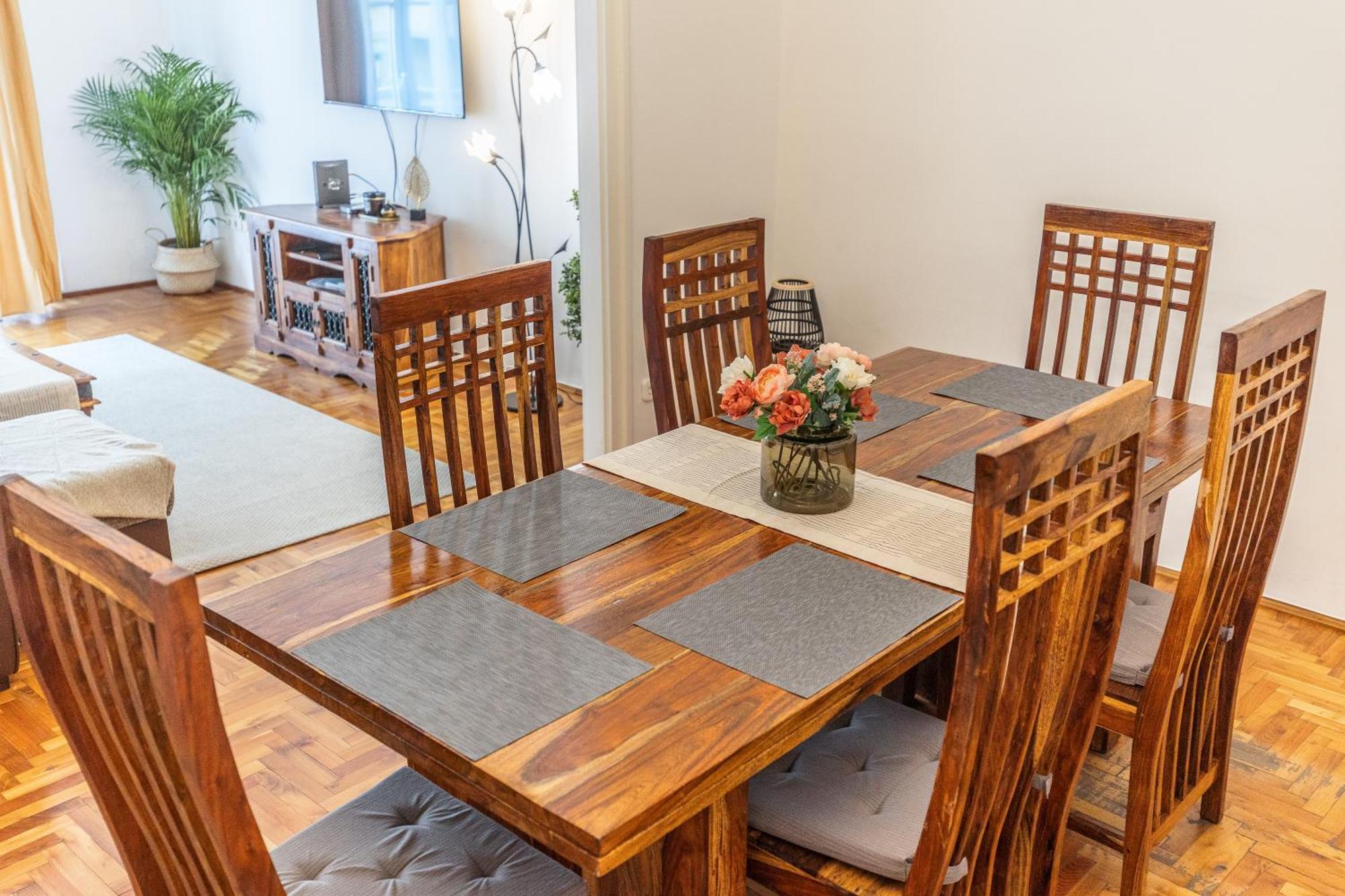 Apartment Bright & Spacious Riverside With Balcony *