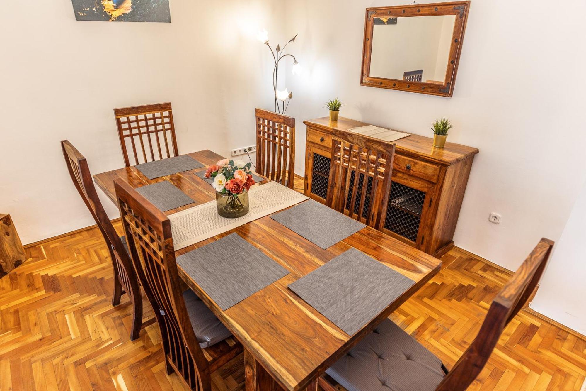 Bright & Spacious Riverside With Balcony * Budapest