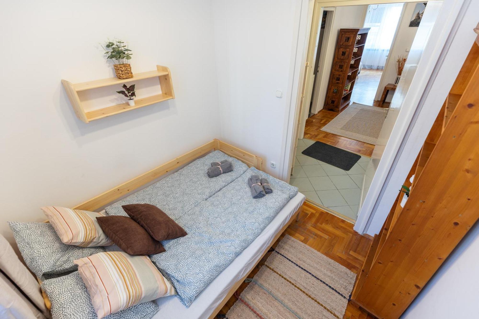 Apartment Bright & Spacious Riverside With Balcony *