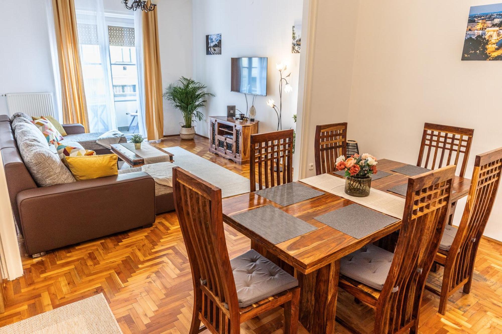 Apartment Bright & Spacious Riverside With Balcony Budapest